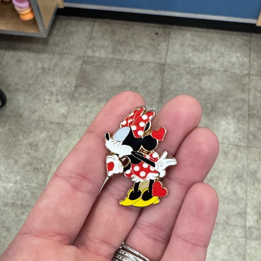 Minnie Mouse Disney Loungefly Trading Enamel Pin